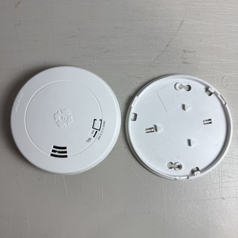 First Alert Voice & Location Alerts  Smoke & Carbon Monoxide Alarm SMC0210V